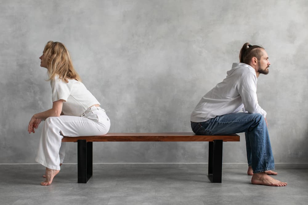 Por otra parte, si te sientes triste o enojada habla de que tiene graves problemas con tu pareja; en el caso de que estés soltera augura nuevas ilusiones y proyectos para los que tendrás que tener una fuerte determinación, si los quieres concretar.
<br>