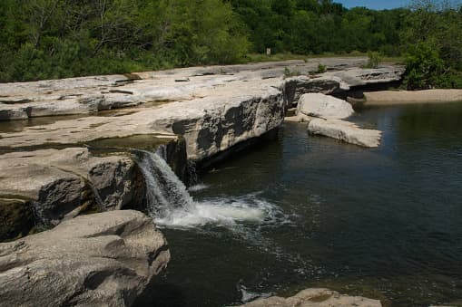 Personas que deseen ir a los parques estatales de Texas deberán llevar mascarillas