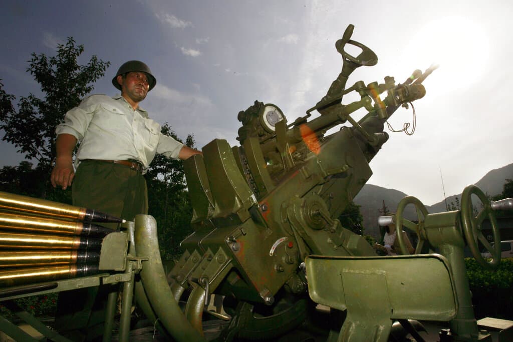 ¿Se puede acabar con la sequía 'sembrando nubes' para provocar lluvia artificial? China ya lo está intentando