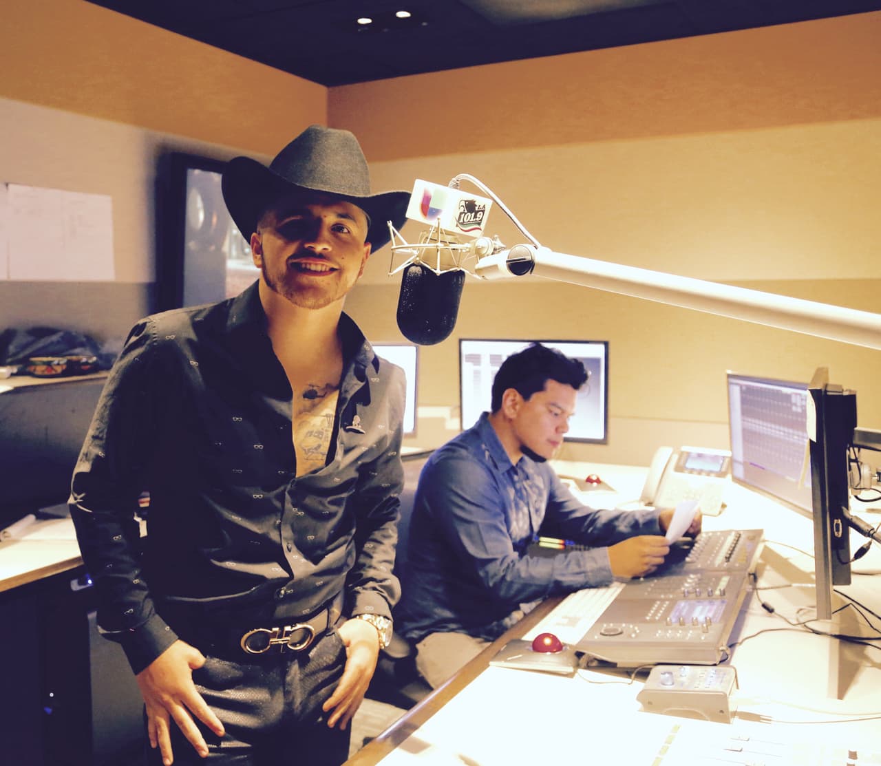 Roberto Tapia, Régulo Caro, Jesus Mendoza, Helen Ochoa, Jonatan Sánchez, Villa 5 y Cheyo Carrillo se pusieron la camiseta de St. Jude y pusieron su granito de arena en el Radiotón. ¡Gracias de todo corazón de parte de los niños, St. Jude y la familia Univision!