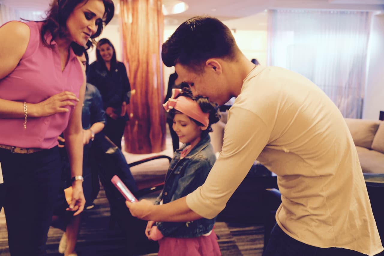 Roberto Tapia, Régulo Caro, Jesus Mendoza, Helen Ochoa, Jonatan Sánchez, Villa 5 y Cheyo Carrillo se pusieron la camiseta de St. Jude y pusieron su granito de arena en el Radiotón. ¡Gracias de todo corazón de parte de los niños, St. Jude y la familia Univision!