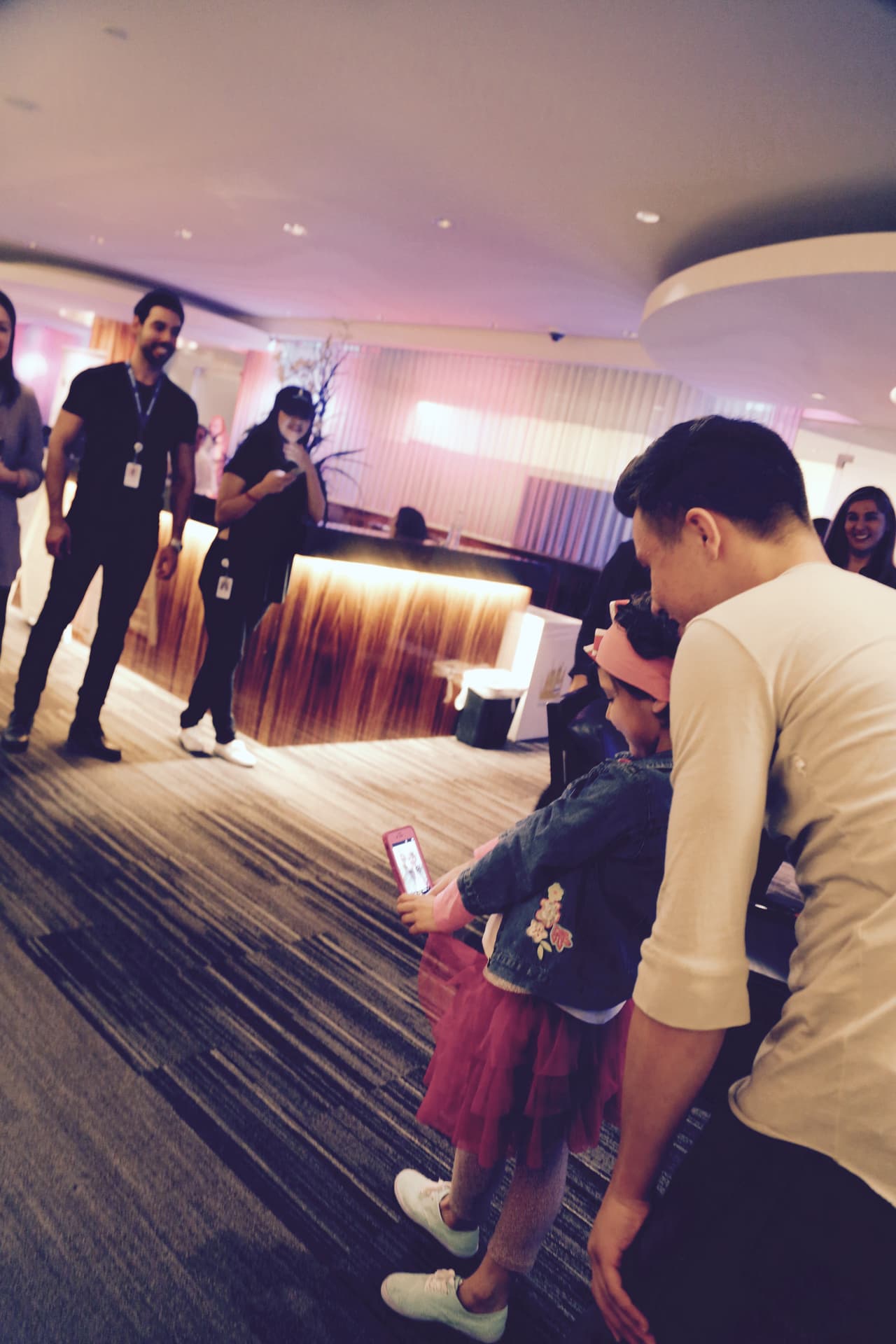 Roberto Tapia, Régulo Caro, Jesus Mendoza, Helen Ochoa, Jonatan Sánchez, Villa 5 y Cheyo Carrillo se pusieron la camiseta de St. Jude y pusieron su granito de arena en el Radiotón. ¡Gracias de todo corazón de parte de los niños, St. Jude y la familia Univision!