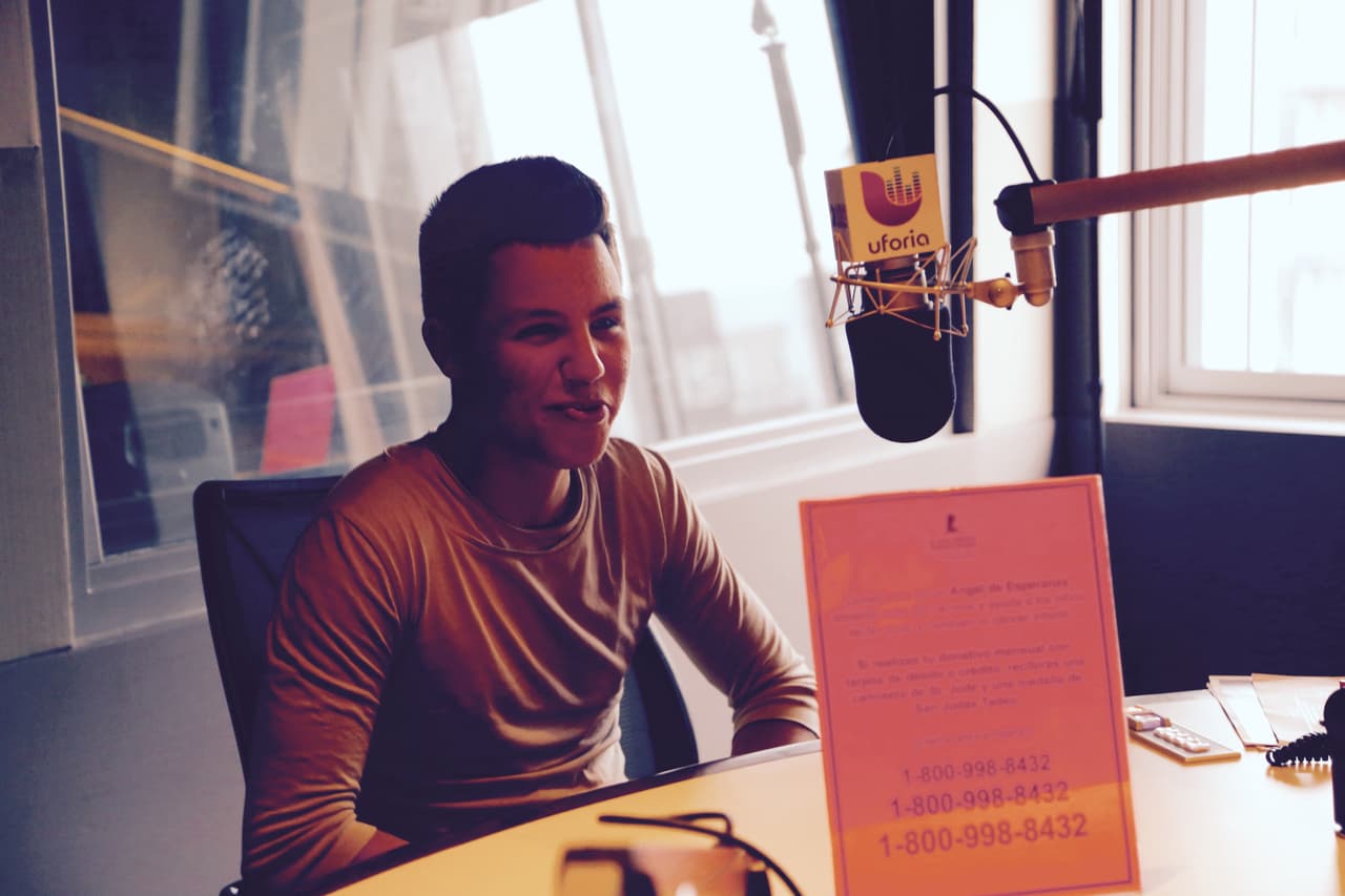 Roberto Tapia, Régulo Caro, Jesus Mendoza, Helen Ochoa, Jonatan Sánchez, Villa 5 y Cheyo Carrillo se pusieron la camiseta de St. Jude y pusieron su granito de arena en el Radiotón. ¡Gracias de todo corazón de parte de los niños, St. Jude y la familia Univision!