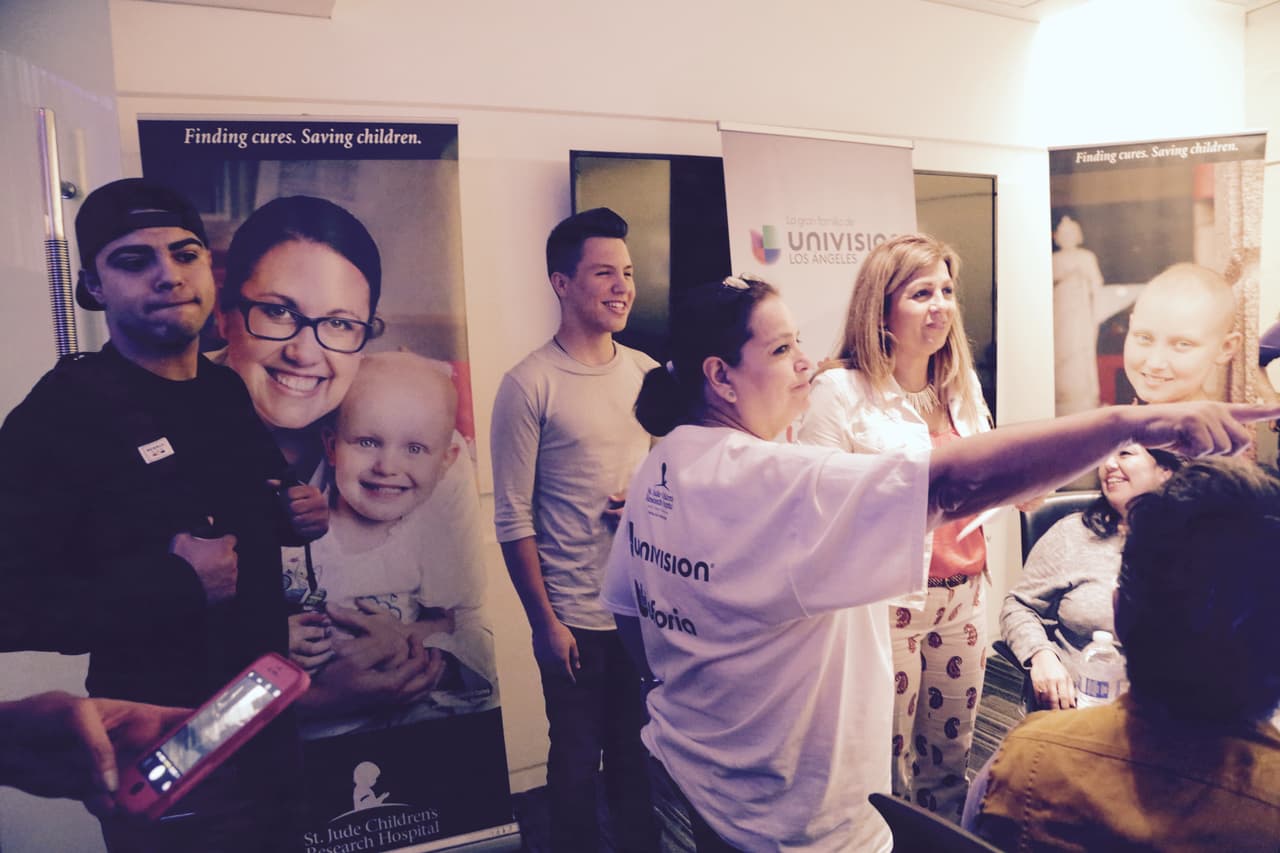 Roberto Tapia, Régulo Caro, Jesus Mendoza, Helen Ochoa, Jonatan Sánchez, Villa 5 y Cheyo Carrillo se pusieron la camiseta de St. Jude y pusieron su granito de arena en el Radiotón. ¡Gracias de todo corazón de parte de los niños, St. Jude y la familia Univision!