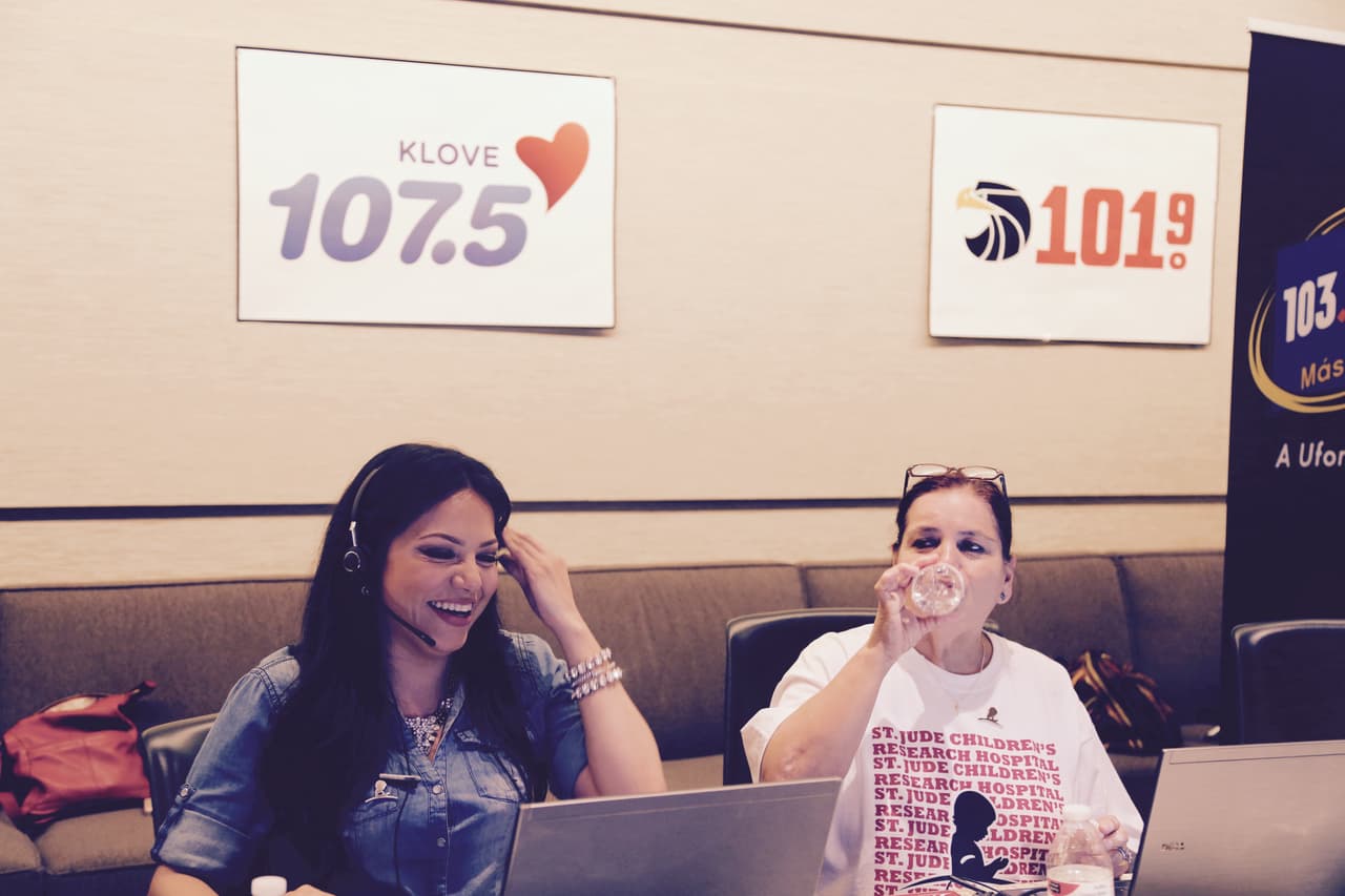 Roberto Tapia, Régulo Caro, Jesus Mendoza, Helen Ochoa, Jonatan Sánchez, Villa 5 y Cheyo Carrillo se pusieron la camiseta de St. Jude y pusieron su granito de arena en el Radiotón. ¡Gracias de todo corazón de parte de los niños, St. Jude y la familia Univision!