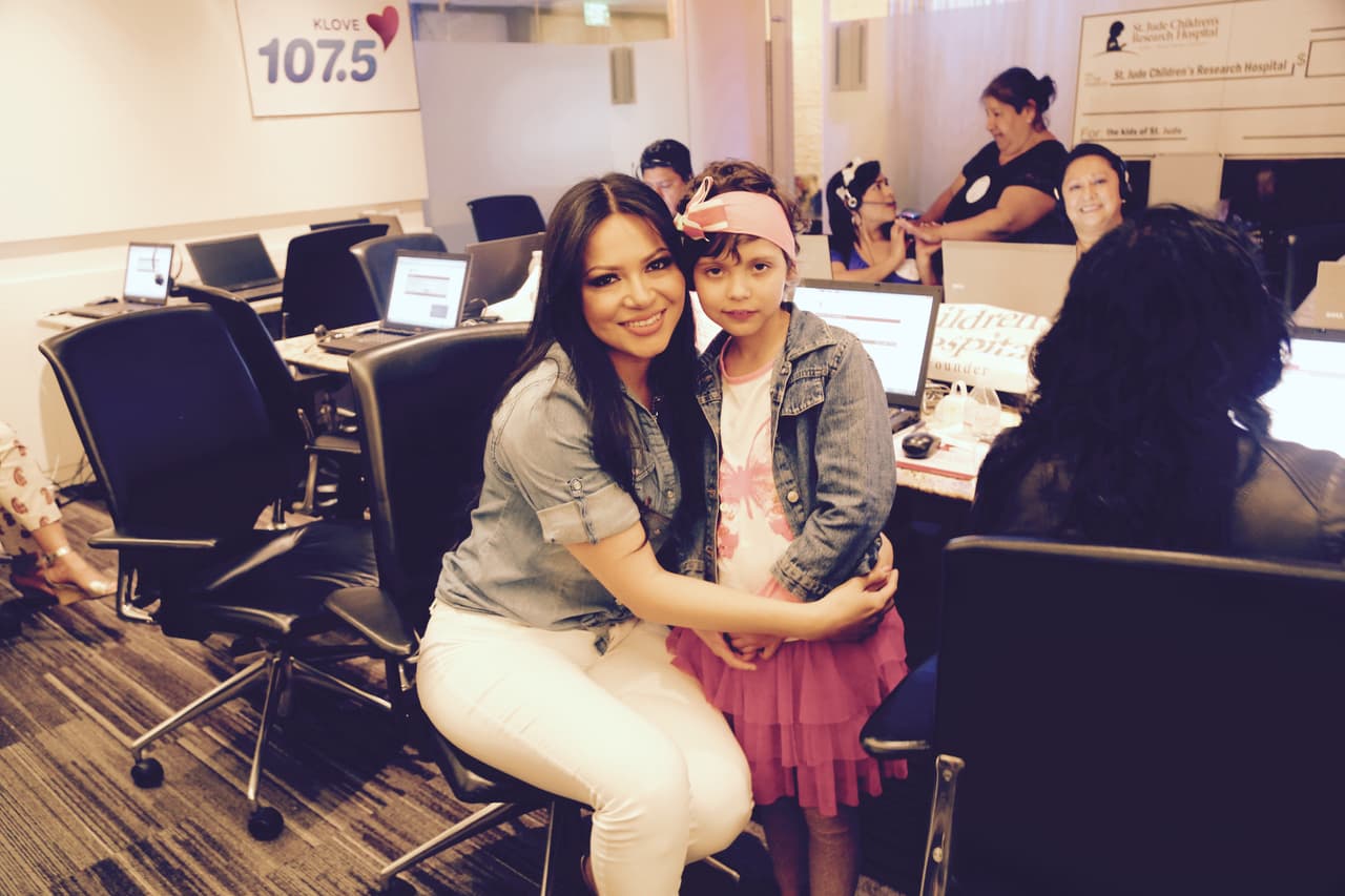 Roberto Tapia, Régulo Caro, Jesus Mendoza, Helen Ochoa, Jonatan Sánchez, Villa 5 y Cheyo Carrillo se pusieron la camiseta de St. Jude y pusieron su granito de arena en el Radiotón. ¡Gracias de todo corazón de parte de los niños, St. Jude y la familia Univision!