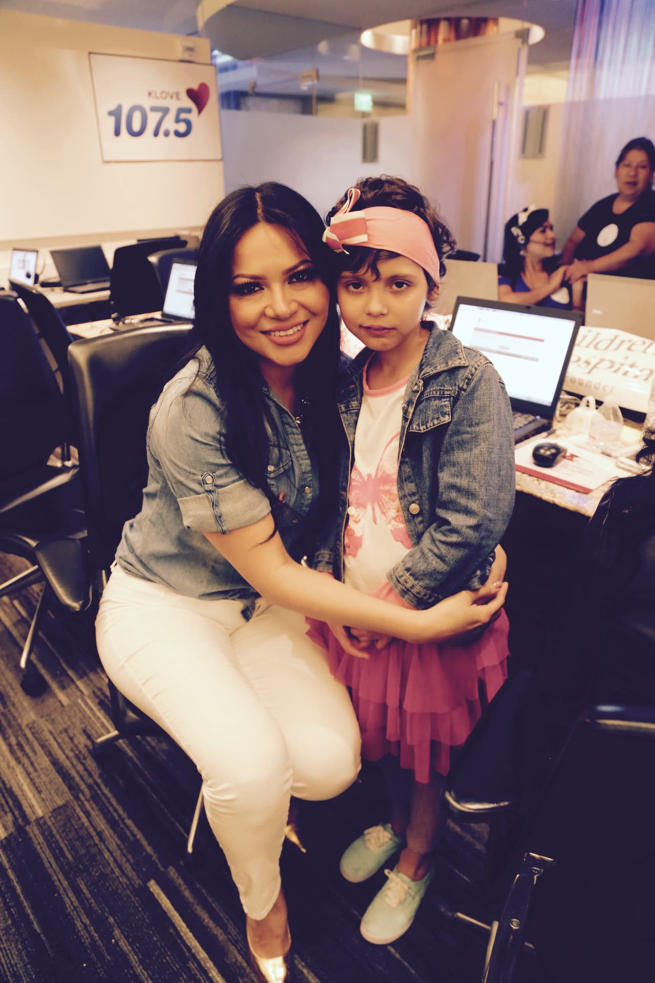 Roberto Tapia, Régulo Caro, Jesus Mendoza, Helen Ochoa, Jonatan Sánchez, Villa 5 y Cheyo Carrillo se pusieron la camiseta de St. Jude y pusieron su granito de arena en el Radiotón. ¡Gracias de todo corazón de parte de los niños, St. Jude y la familia Univision!