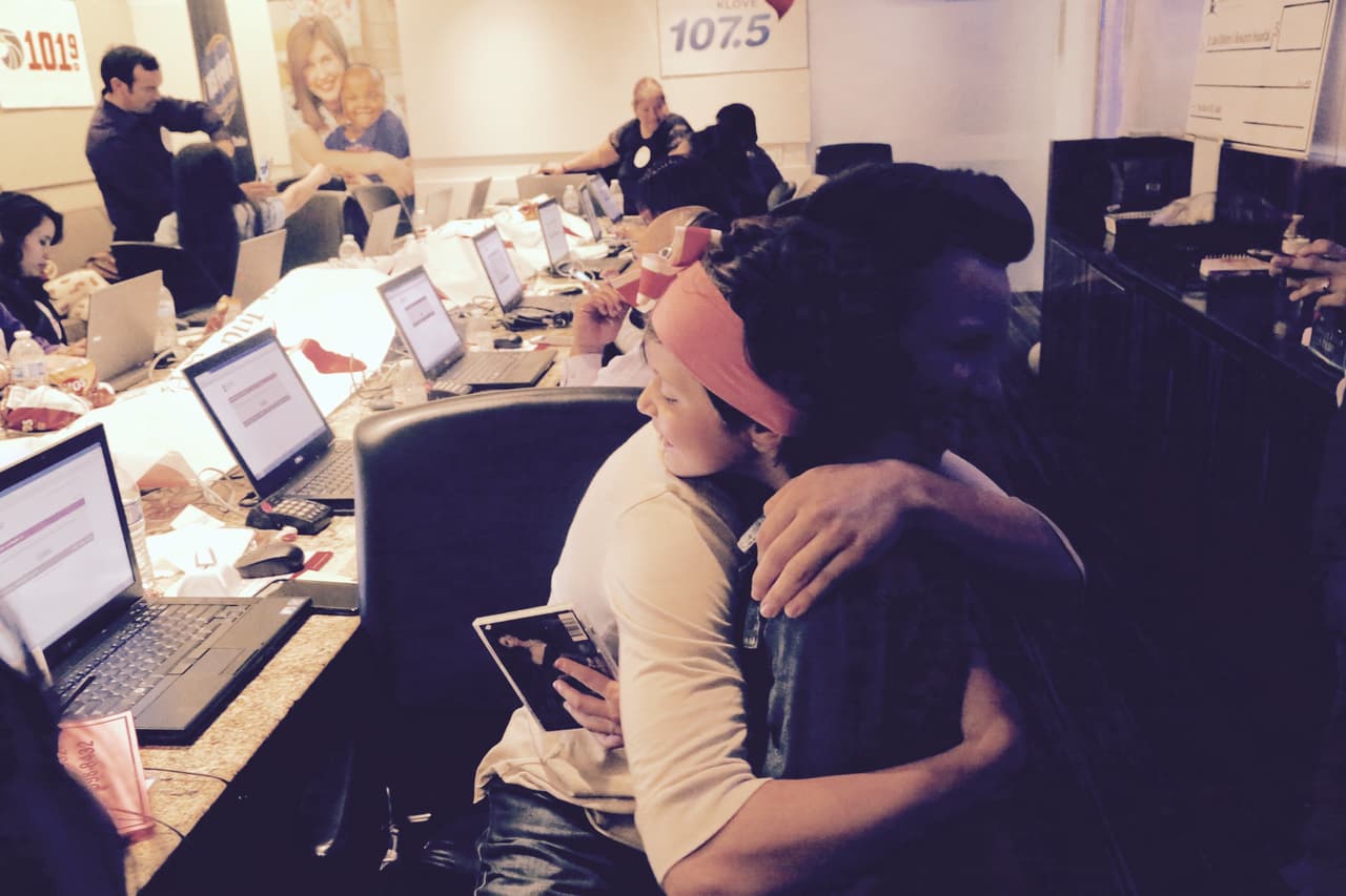 Roberto Tapia, Régulo Caro, Jesus Mendoza, Helen Ochoa, Jonatan Sánchez, Villa 5 y Cheyo Carrillo se pusieron la camiseta de St. Jude y pusieron su granito de arena en el Radiotón. ¡Gracias de todo corazón de parte de los niños, St. Jude y la familia Univision!