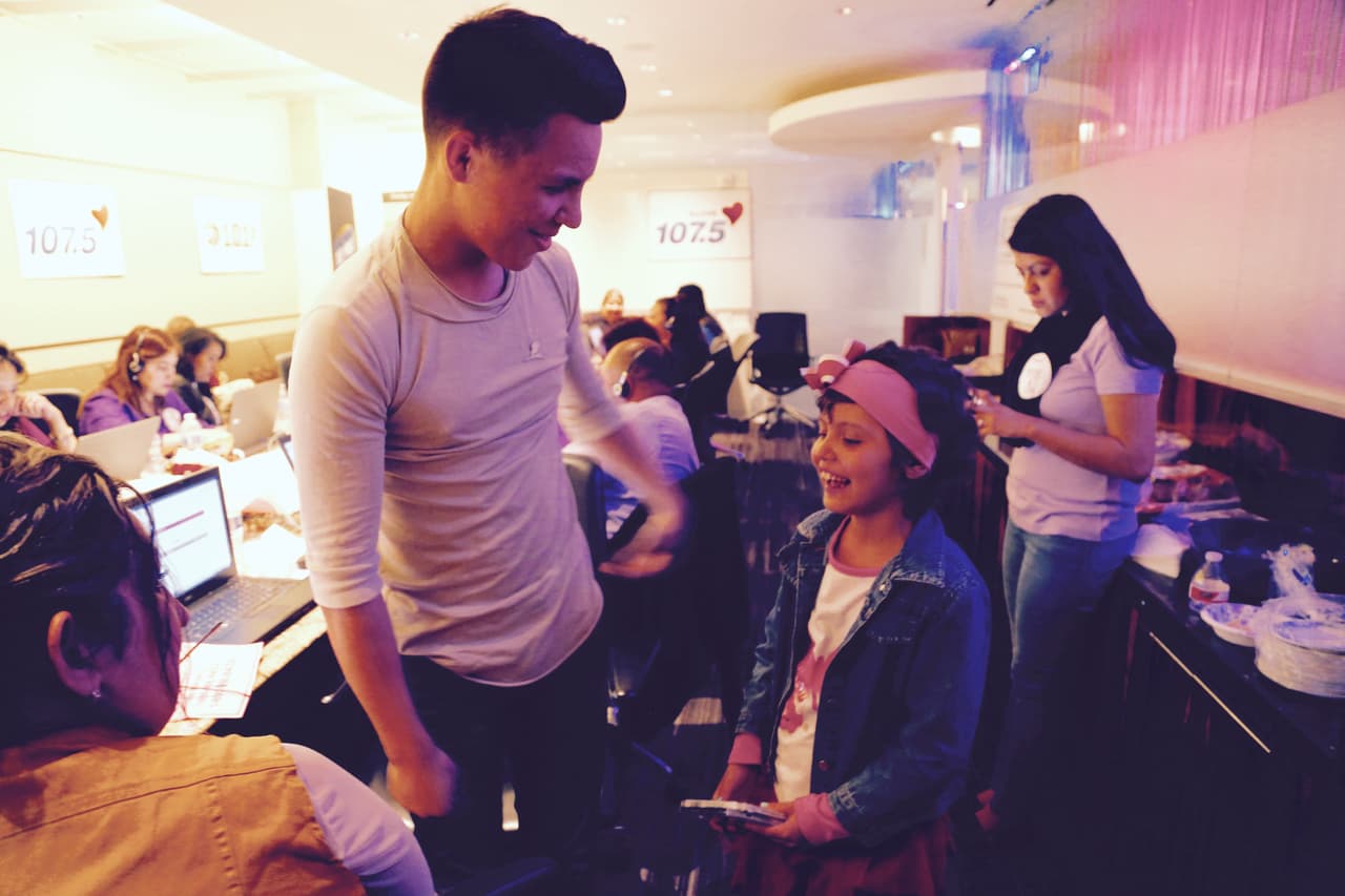 Roberto Tapia, Régulo Caro, Jesus Mendoza, Helen Ochoa, Jonatan Sánchez, Villa 5 y Cheyo Carrillo se pusieron la camiseta de St. Jude y pusieron su granito de arena en el Radiotón. ¡Gracias de todo corazón de parte de los niños, St. Jude y la familia Univision!