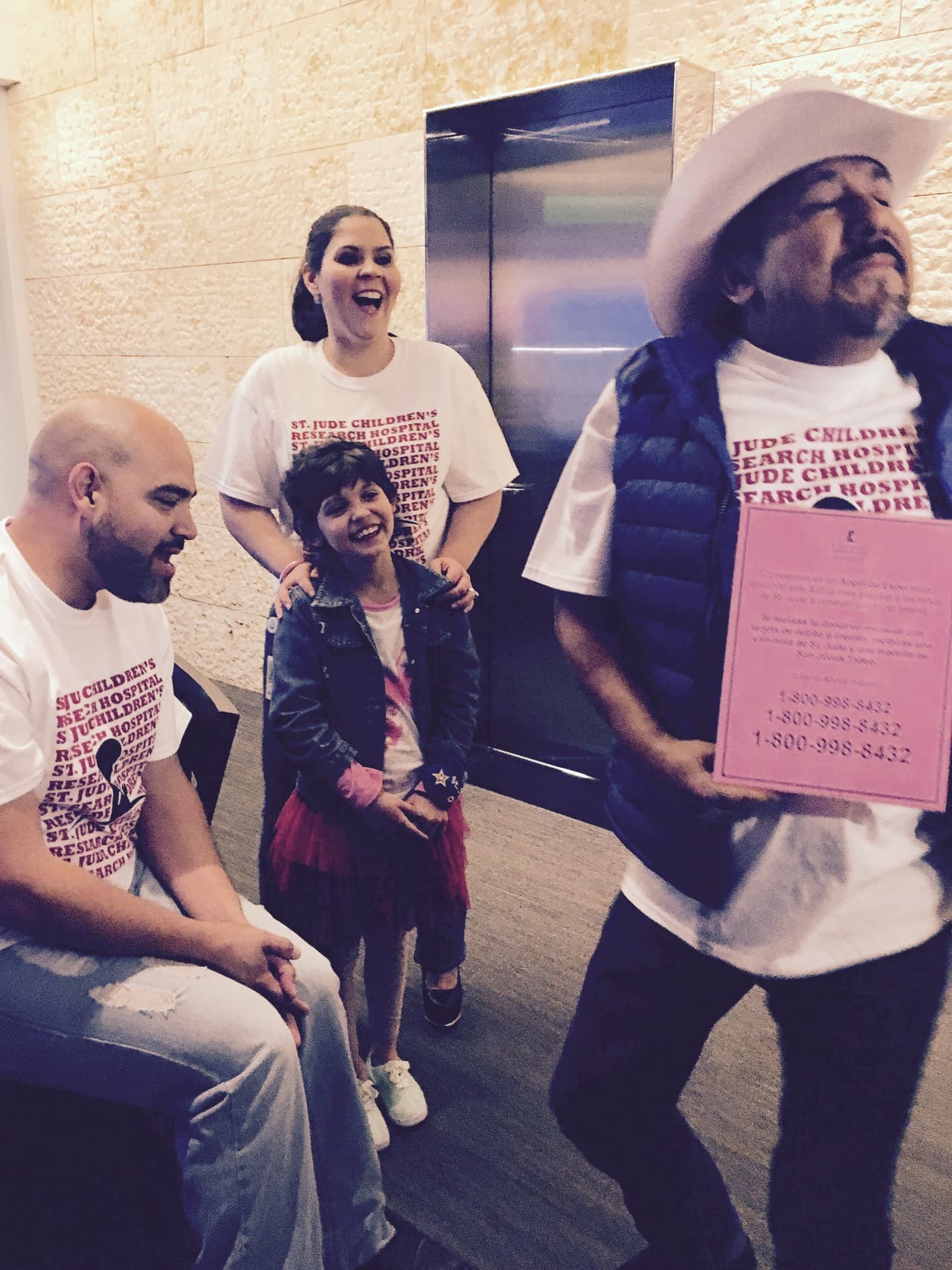 Roberto Tapia, Régulo Caro, Jesus Mendoza, Helen Ochoa, Jonatan Sánchez, Villa 5 y Cheyo Carrillo se pusieron la camiseta de St. Jude y pusieron su granito de arena en el Radiotón. ¡Gracias de todo corazón de parte de los niños, St. Jude y la familia Univision!