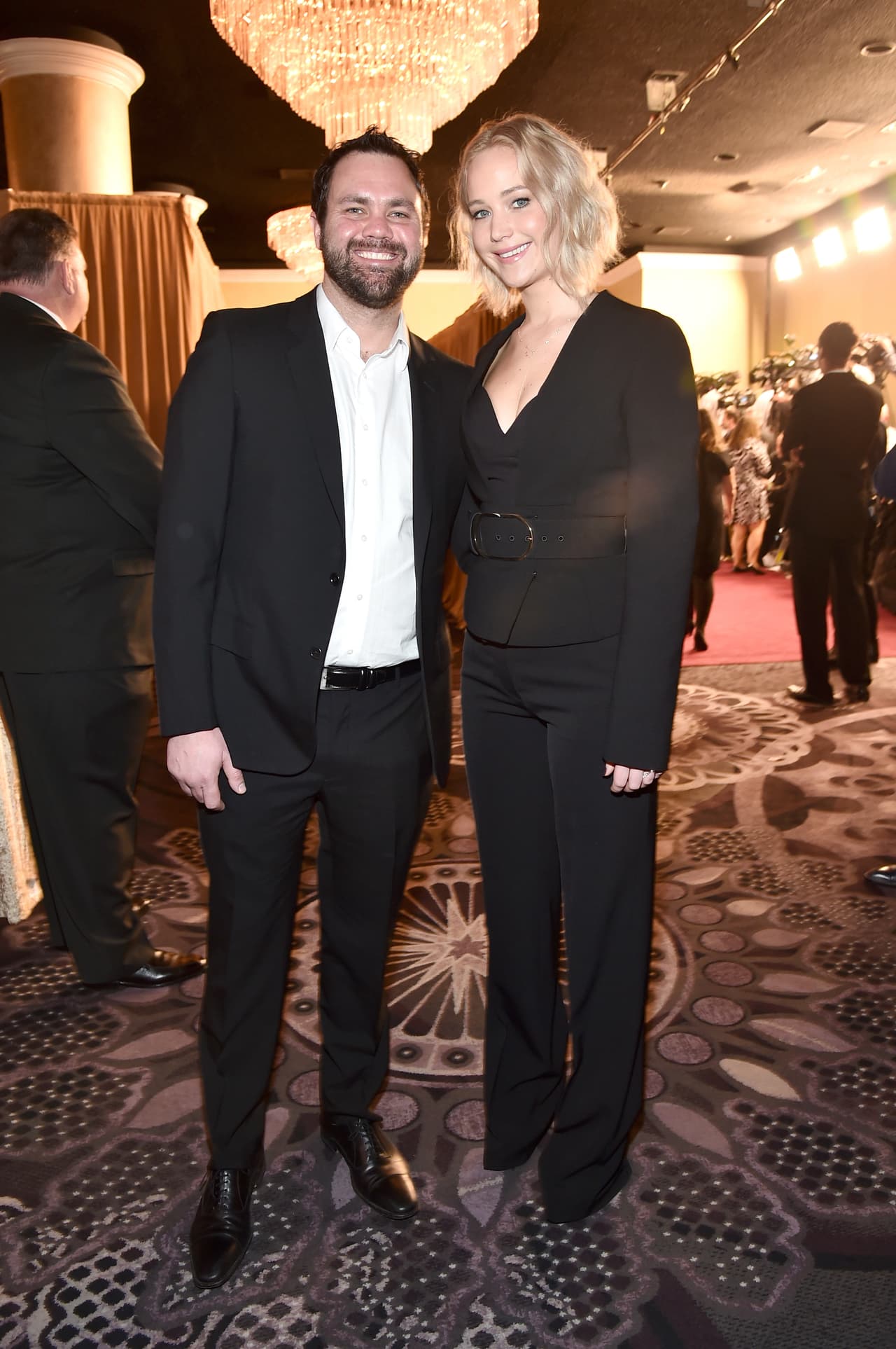 Ya en el interior del Beverly Hilton Hotel, muchos aprovecharon en tomarse fotos con sus amigos.