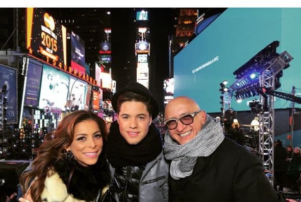 Trabajando o en casa con familia y amigos, los famosos de Univision se la pasaron de lo mejor despidiendo el 2014. ¡A celebrar, como debe ser!