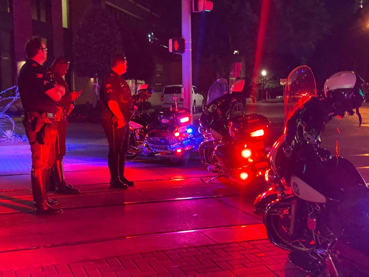 La ciudad de Dallas amplía la zona de toque de queda a Trinity Groves y West Village a partir de este martes por la noche