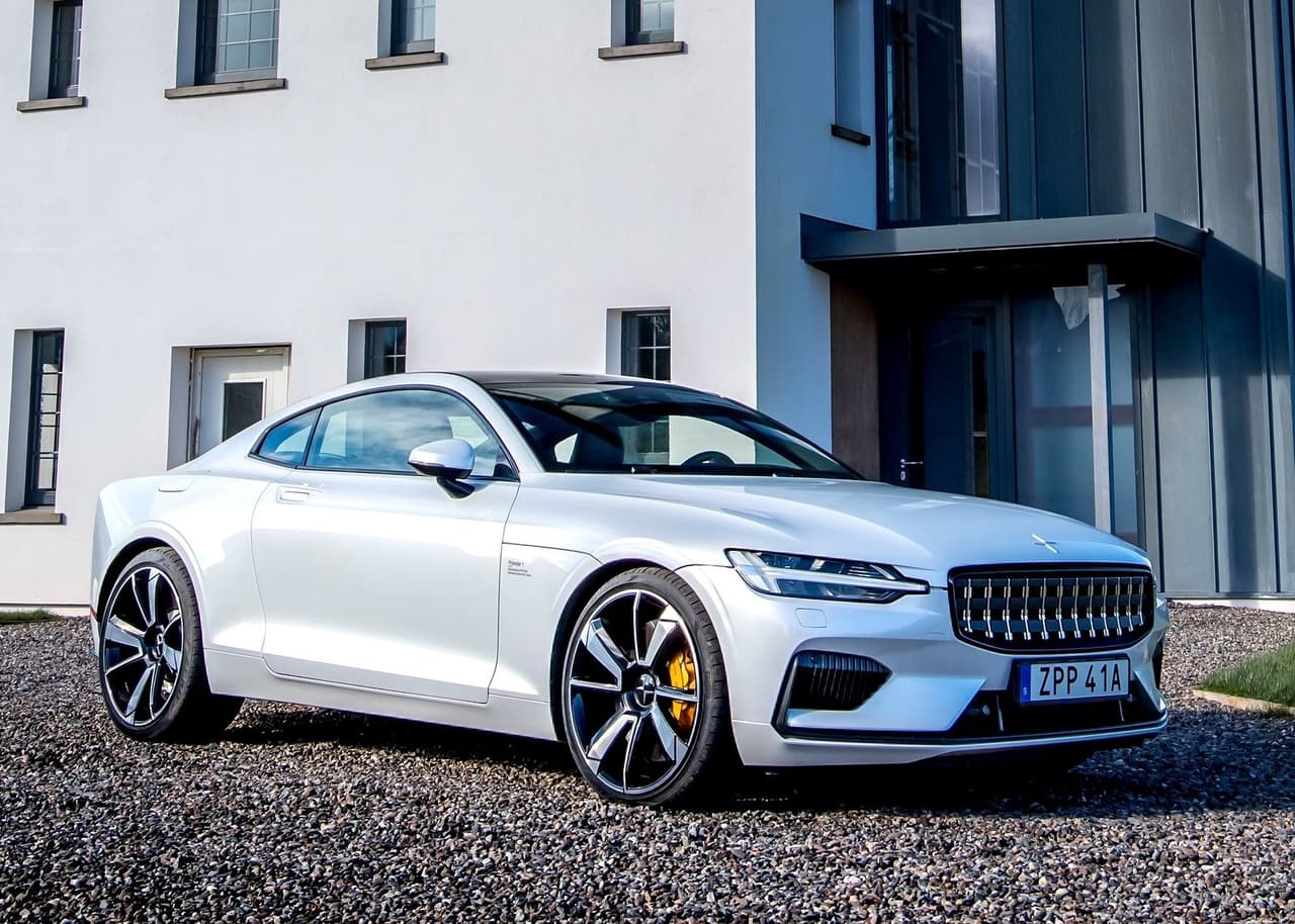 <h3 class="cms-H3-H3"><b>6. Polestar 1</b></h3>
<br>
<br>El Polestar 1 se despide poco tiempo después de su bienvenida. De hecho, este modelo es prácticamente desconocido en Estados Unidos, pues desde su debut en el 2019 sólo llegaron a producirse 1,500 unidades y además contaba con una etiqueta inicial de 155,000 dólares.
<br>