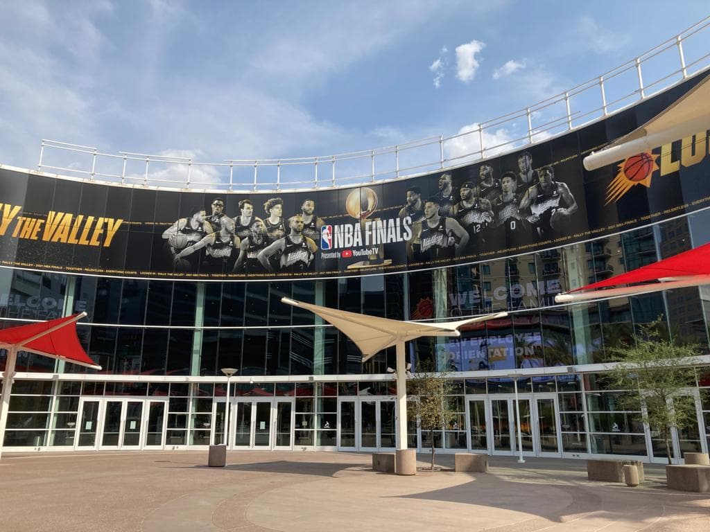 Aunque el equipo perdió el partido del domingo las ilusiones en Phoenix están intactas y esta noche podrían tener un panorama más claro.