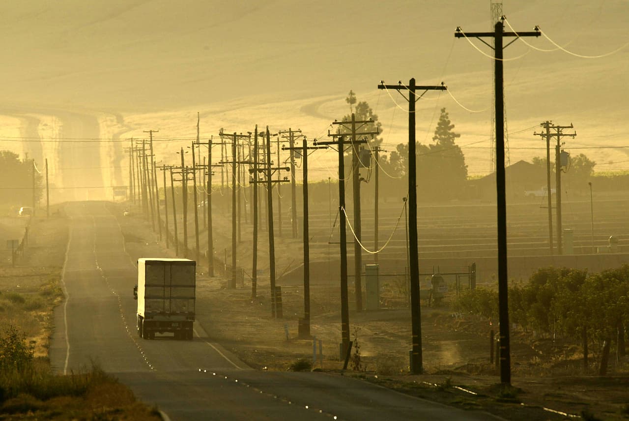 Arvin mantiene abiertos dos "centros de enfriamiento" de emergencia debido al corte de energía eléctrica