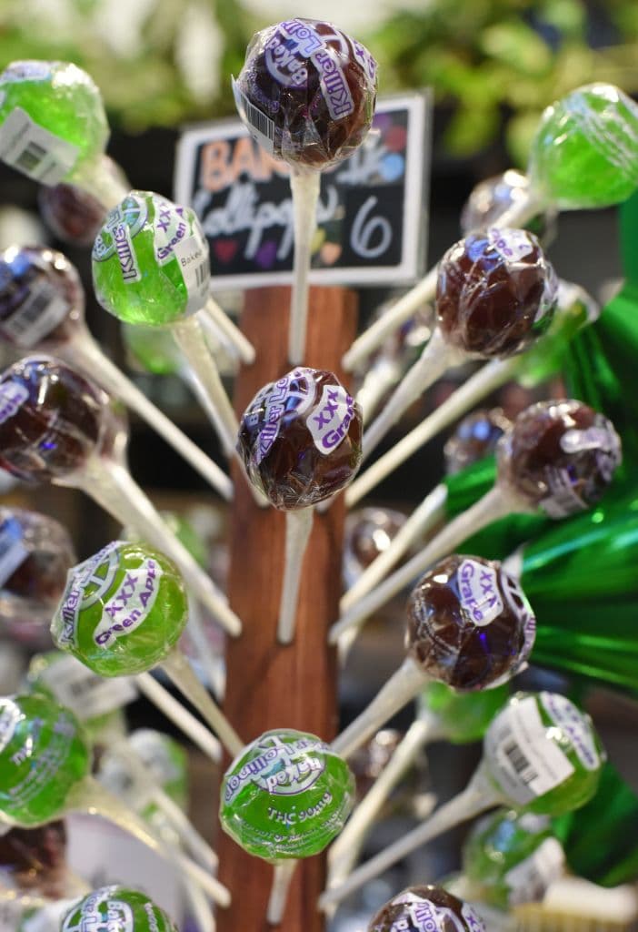 "Las sobredosis accidentales de cannabis por parte de los niños están aumentando en todo el país, y estos productos similares solo agravarán el peligro al atraer a los niños y jóvenes", dijo Raoul.