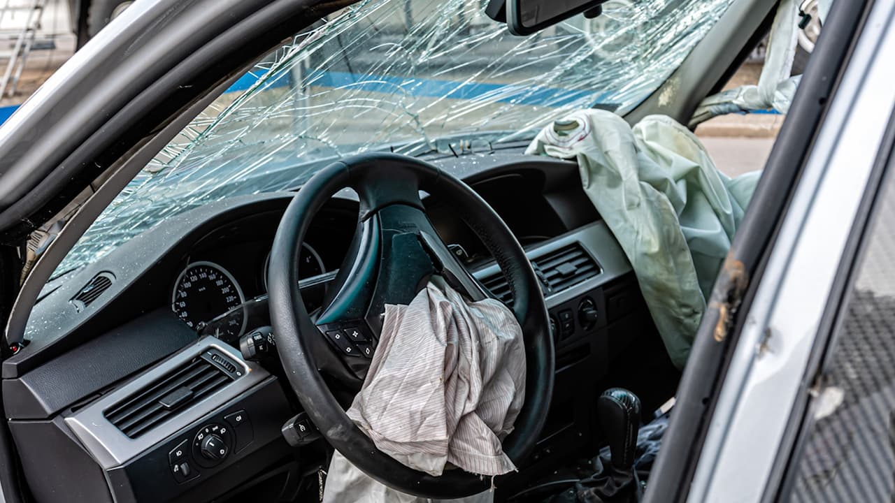 Joven muere luego de un choque de alto impacto en Fresno