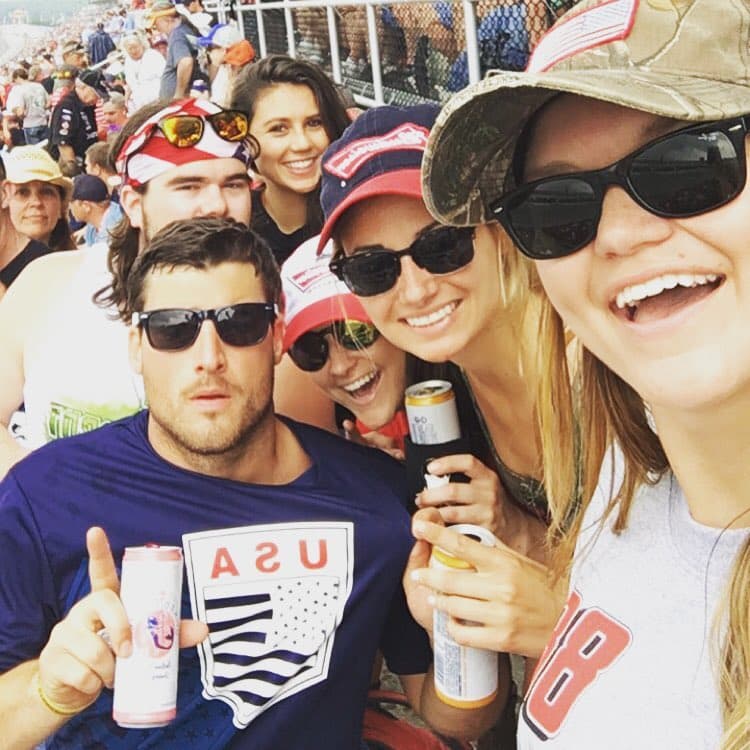 Rompió la puerta para poder ingresar y lo puso de espaldas antes de que llegara la ambulancia.