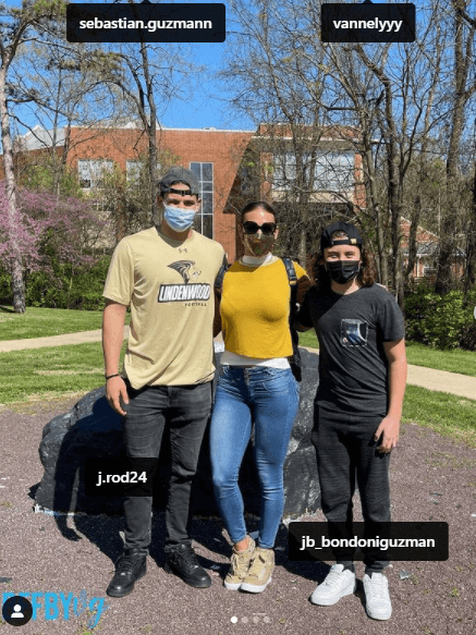 Además de José Eduardo, Vanessa también es mamá de José Uberto, 
<b><a href="https://www.univision.com/entretenimiento/en-exclusiva-lo-confirmamos-vanessa-guzman-y-uberto-bondoni-estan-separados-ponen-pausa-a-su-relacion-de-11-anos" target="_blank">a quien tuvo con Uberto Bondoni.</a></b>