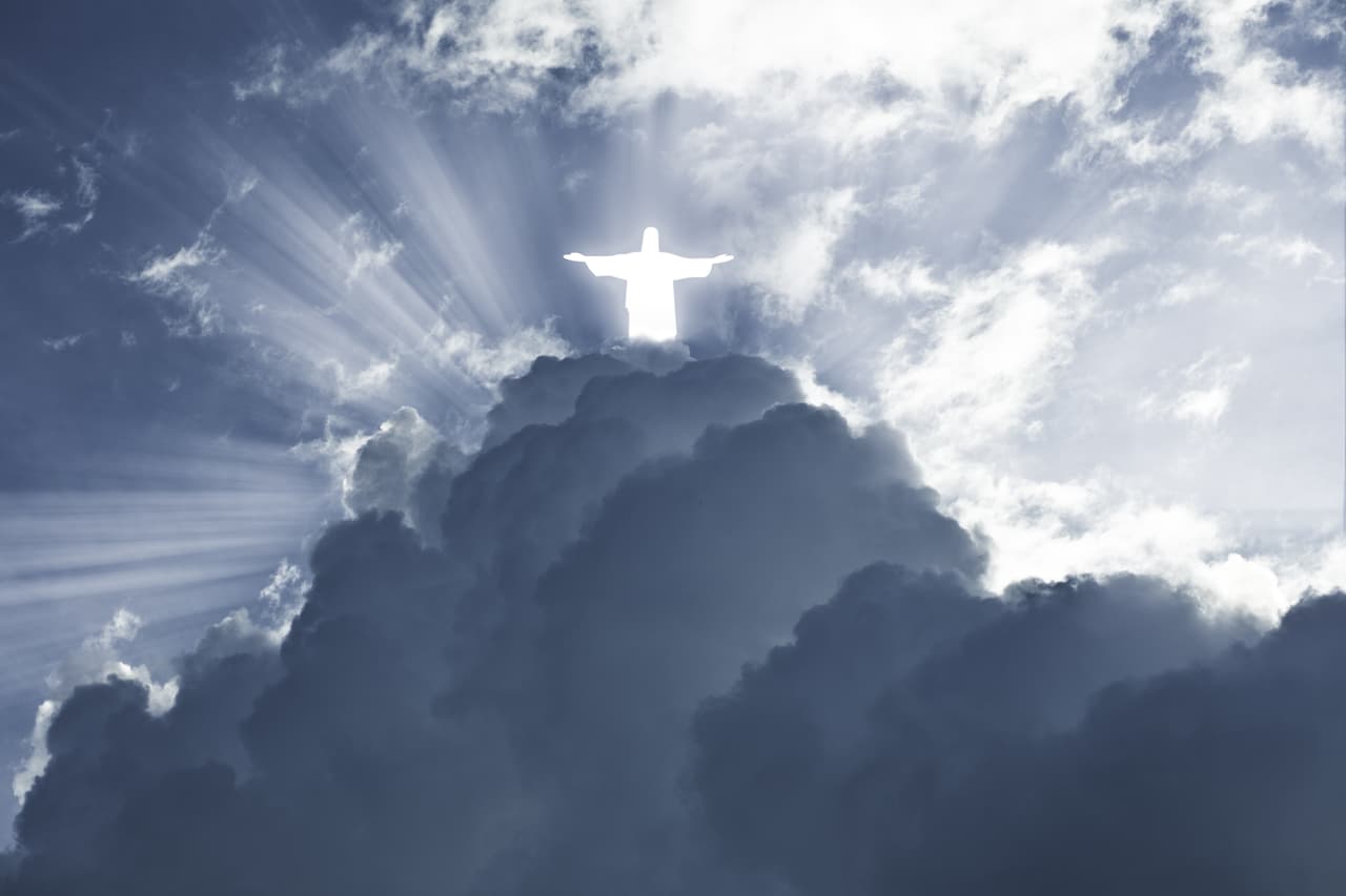 ‘Esto es Noticias Armagedón. En esta emisión hablaremos de la segunda venida de Jesucristo, que se producirá al mismo tiempo que una inversión de los polos magnéticos y un catastrófico terremoto mundial.’