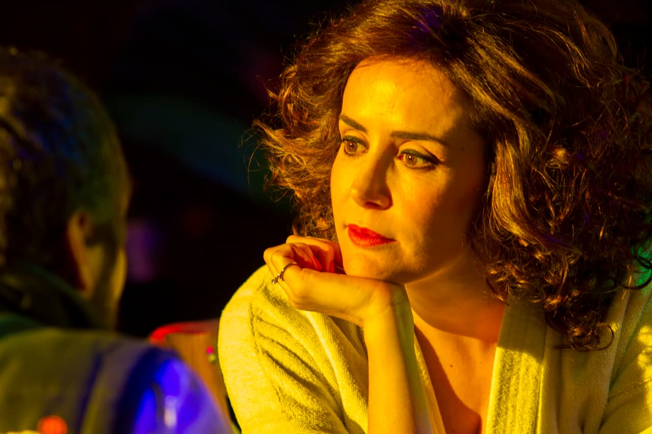 Lamentablemente, Óscar había contestado el celuar y por accidente se enteró que Yolanda estaba viva.