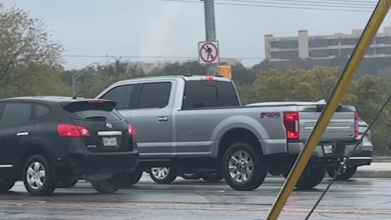 Camionetas pick-up, las favoritas de ladrones y traficantes de personas 