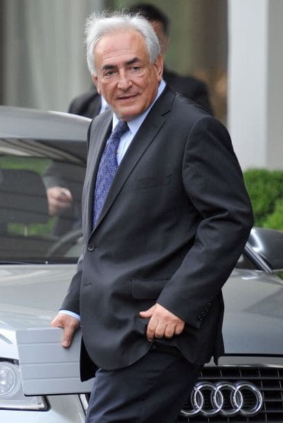 La vida de Dominique Strauss-Kahn, exdirector del Fondo Monetario Internacional (FMI), cambió para siempre hace exactamente un año, cuando fue detenido en Nueva York a bordo de un avión con destino a París, acusado de crímenes sexuales contra una empleada de hotel. Esta es la cronología de los hechos: