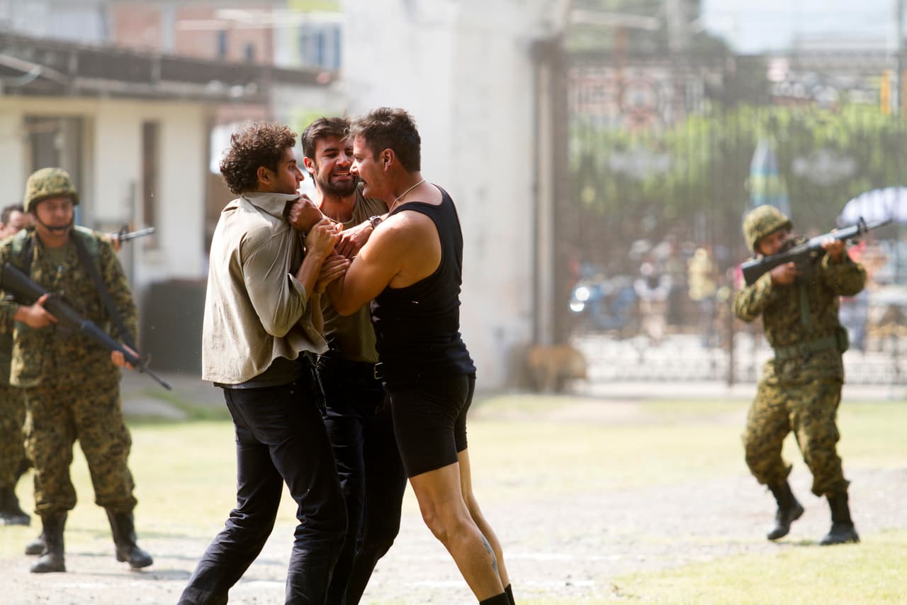 Dave enfrentó a Santamaría y le exigió una explicación por el rapto de Yolanda.