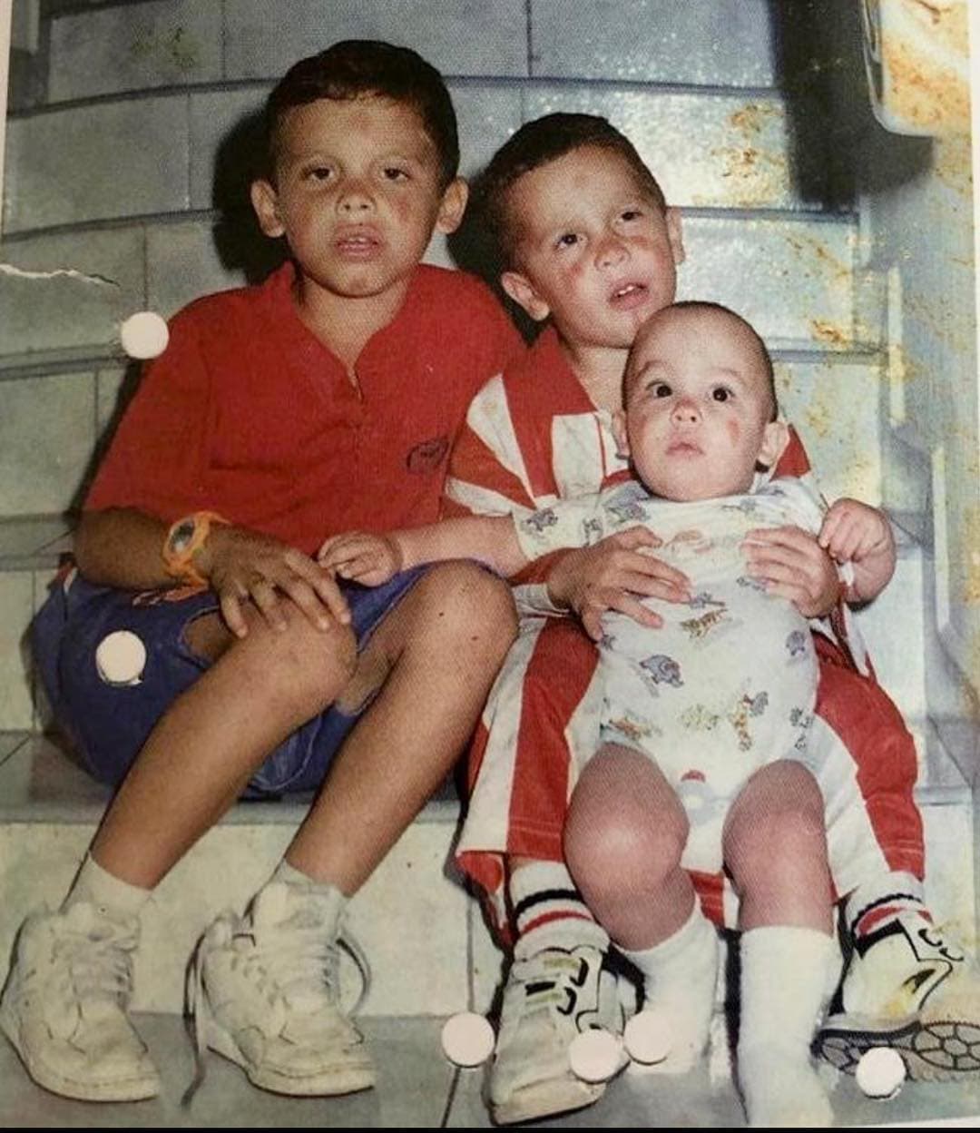 Ellos son hijos de uno de los boxeadores más grandes que ha dado México: Julio César Chávez. En la imagen, vemos a Julio César Chávez Junior, Omar Chávez y Cristian.