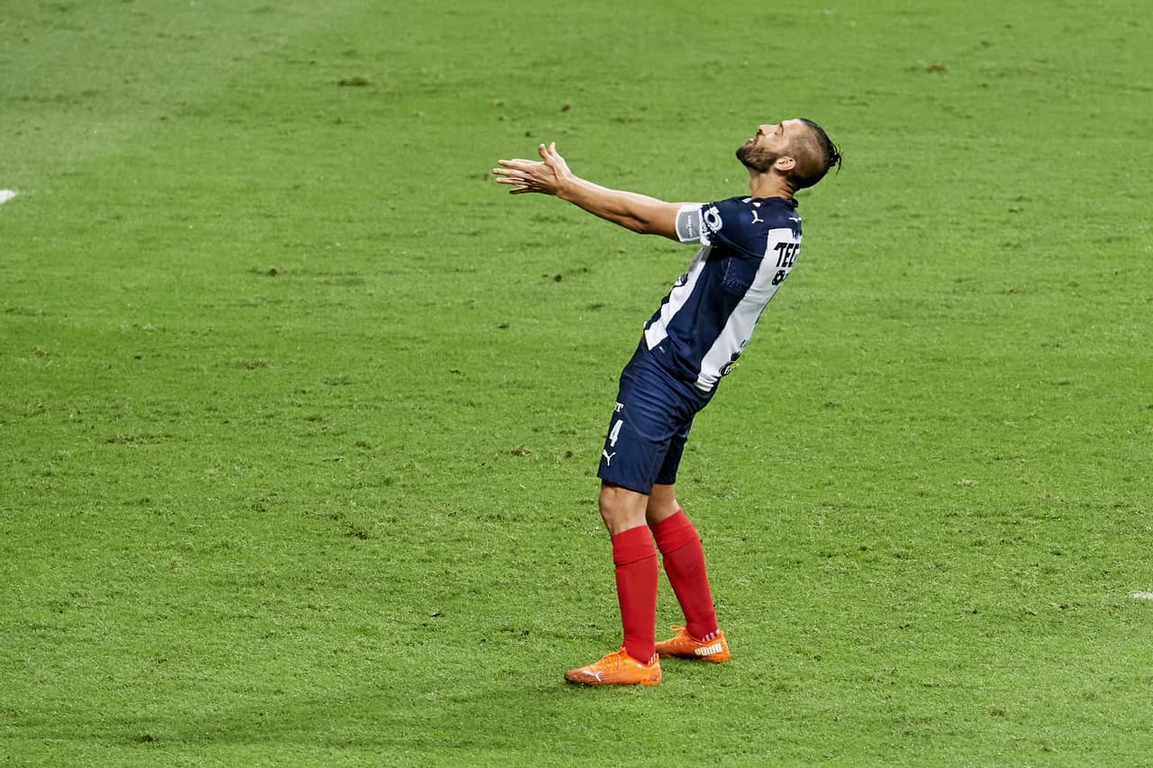 Puebla empata una desventaja de 2-0, fuerzan los penales y se quedan con la clasificación al imponerse 4-2 a Monterrey en la tanda de penales.