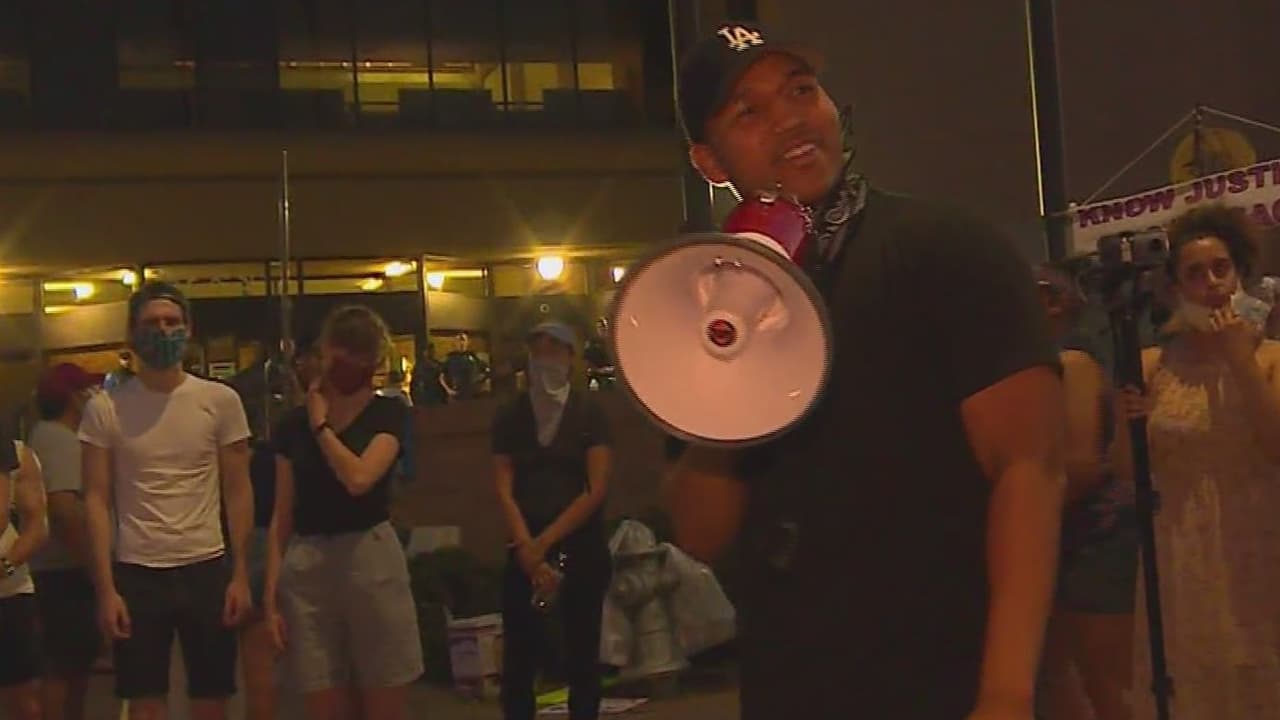 Un jurado dictaminó acusaciones contra policías de Austin por uso excesivo de la fuerza durante las protestas por el caso de George Floyd, en 2020. Además, se otorgará un acuerdo de $10 millones para algunos de los manifestantes heridos.