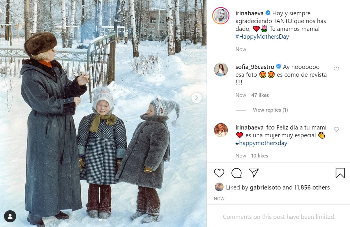 La rusa
<b><a href="https://www.univision.com/temas/irina-baeva" target="_blank"> Irina Baeva</a></b> compartió 
<b><a href="https://www.instagram.com/p/CABFfh5p7MM/" target="_blank">una foto</a></b> con su madre en su natal Rusia y la acompañó con unas palabras dedicadas para ella: "Hoy y siempre agradeciendo tanto que nos has dado. ¡Te amamos mamá!".
<br>