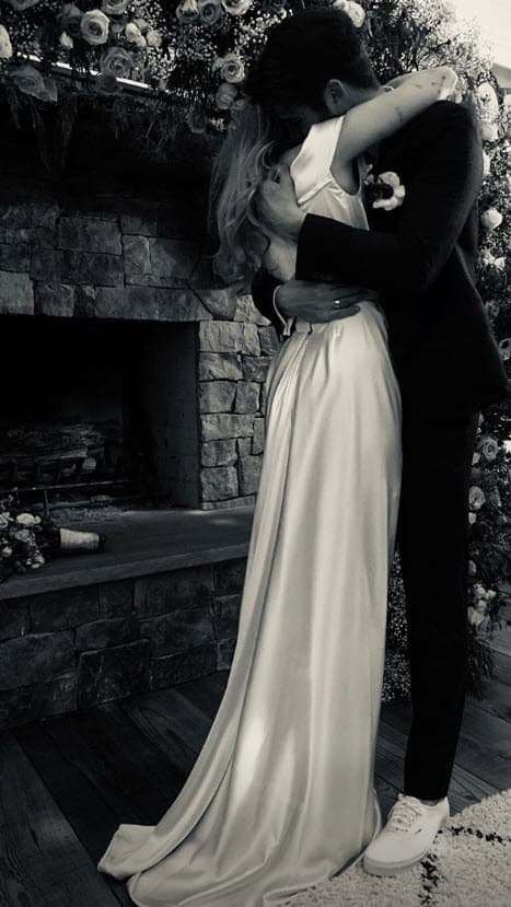 "10 años después…", es la frase que acompaña esta fotografía. Las imágenes que publicó son en blanco y negro.
<br>