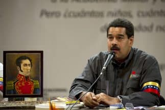 Nicolás Maduro firmó un decreto presidencial que obliga a dueños de inmuebles a vendérselos a sus inquilinos.