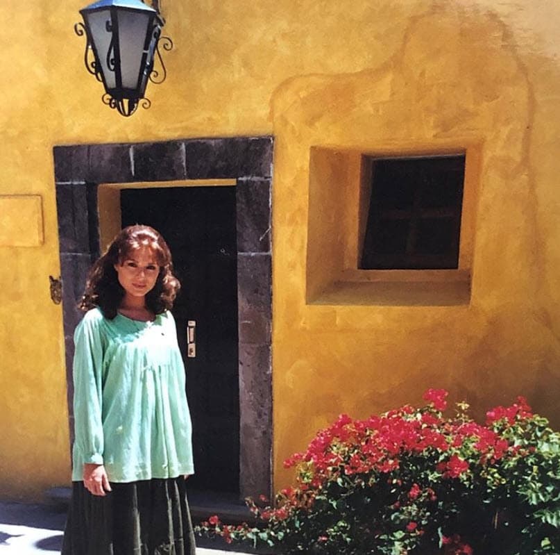 La actriz compartió una serie de fotografías detrás de cámaras nunca antes vistas.