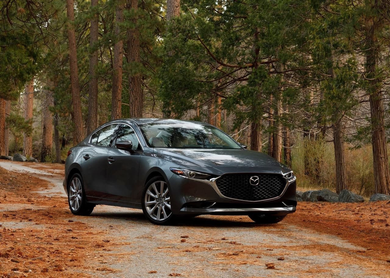 <h3 class="cms-H3-H3"><b>10. Mazda MAZDA3</b></h3>
<br>
<br>
<b>Tiempo promedio que le toma en venderse:</b> 28.6 días
<br>
<b>Precio promedio:</b> 25,192 dólares