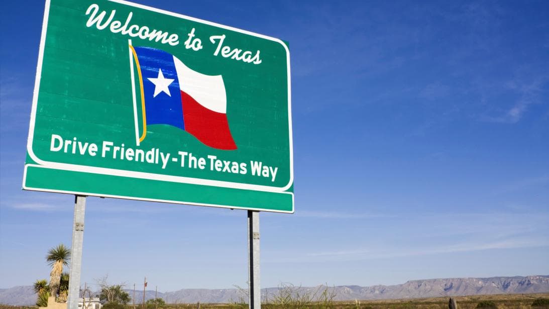 <h3 class="cms-h3-H3">1. Texas</h3>
<br>
<br>El famoso estado del suroeste estadounidense, sinónimo de riqueza petrolera, ganadera y de grandes extensiones de terreno,
<b>es el mejor estado para conducir en Estados Unidos</b> según el ranking de WalletHub.com. Texas es también el décimo segundo estado en la nación en términos de
<b>costos de propiedad y reparación de vehículos</b>, el 21 en
<b> tráfico e infraestructura</b>, el 23 en
<b>seguridad vial</b>, y el segundo en
<b>acceso a vehículos y mantenimiento.</b>