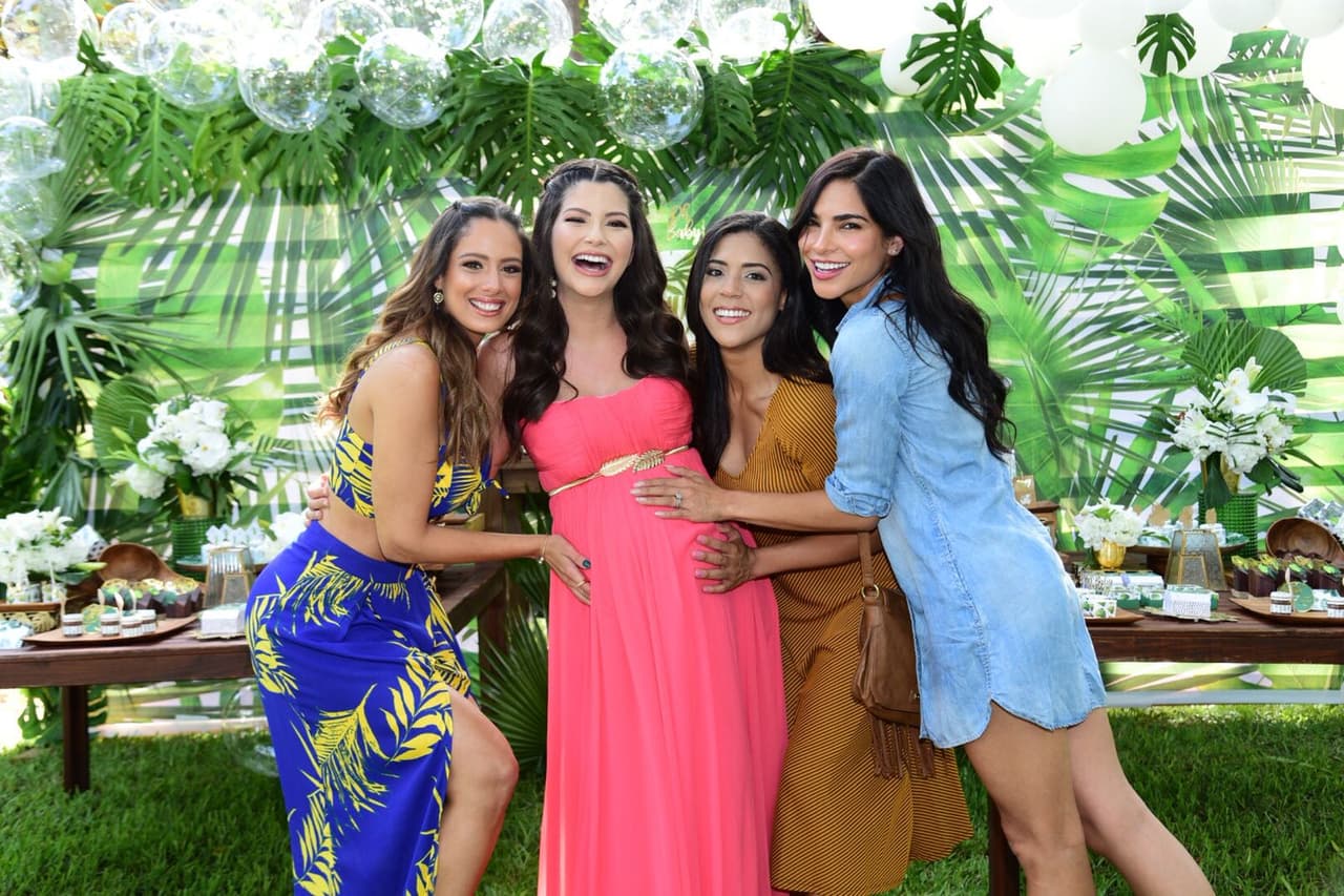 Otra ex Nuestra Belleza Latina que acompañó a Ana Patricia en este día tan especial fue Alejandra Espinoza.