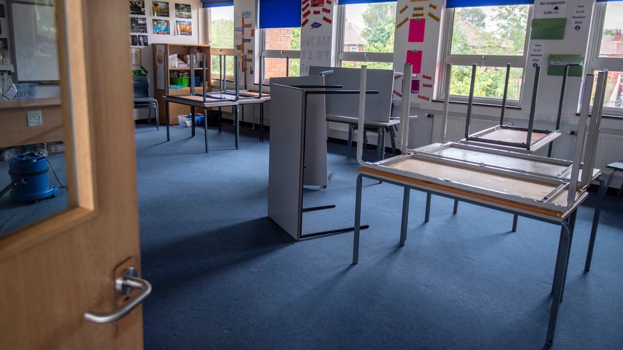 Distrito escolar de Kern decide reanudar clases este otoño a través de educación remota 