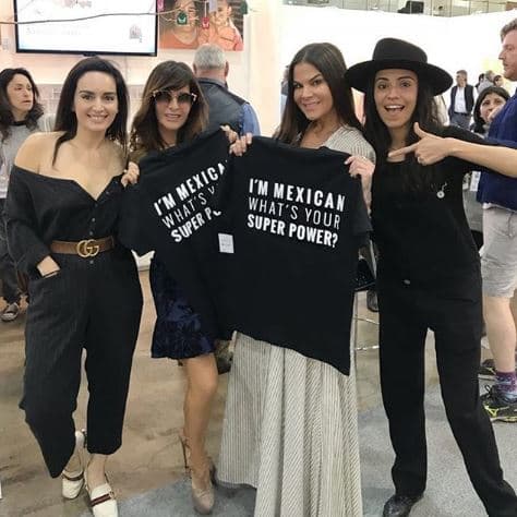 Cabe destacar que cada una de las cinco casas que han sido entregadas hasta ahora por Los Ángeles en México cuenta con 49 metros cuadrados y además, está construida de block y varilla,