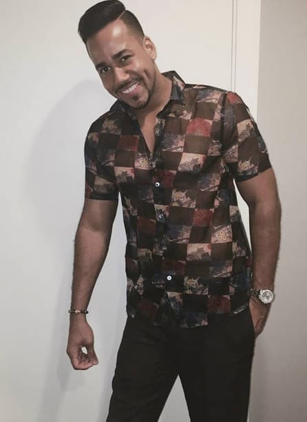 En 2011 el grupo se desintegró y Romeo siguió su camino como solista.