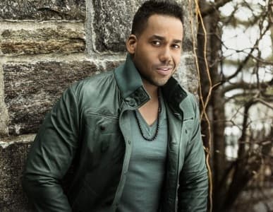 ¡Papacito! Feliz cumpleaños Romeo Santos. El bachatero cumple 34 años.