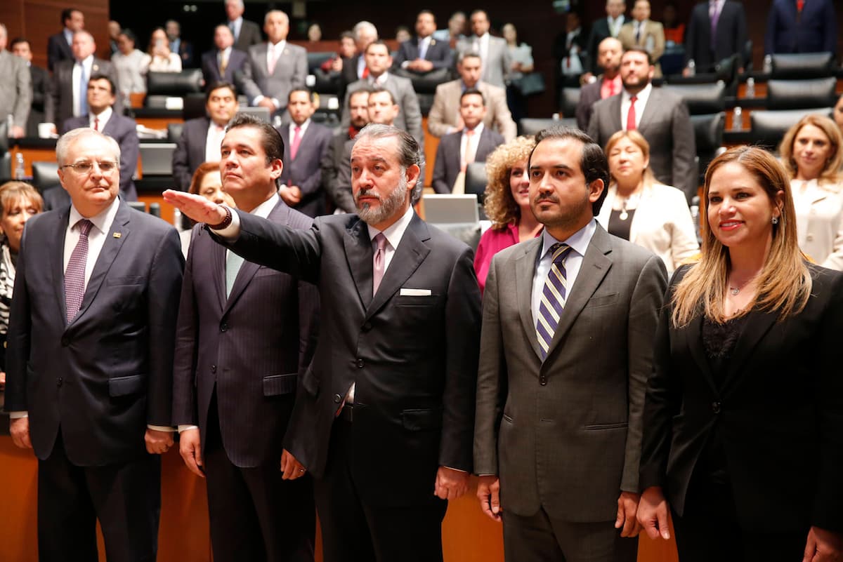 El compadrazgo de Peña y la “cuotización” de los cargos son actos imperdonables