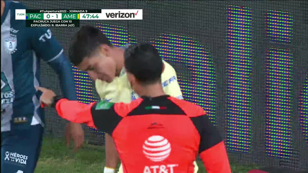 ¡GOL!  anota para América. Jonathan Rodríguez