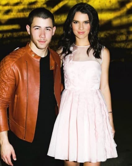 Esta selfie es prueba de ello, la hija del prestigiado abogado Thomas J. Henry también disfrutó con otro de sus ídolos.