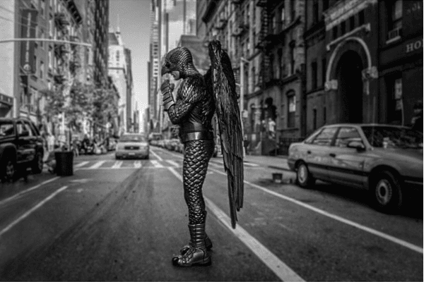 "Normalmente, Alejandro trabaja con el que, para mí, es el mejor fotógrafo del mundo, Rodrigo Prieto, y él se iba a trabajar con Martin Scorsese, entonces Alejandro buscaba fotógrafo. Empezamos a hablar de The Revenant, sobre el guión y la metodología de trabajo para diseñar la película..."