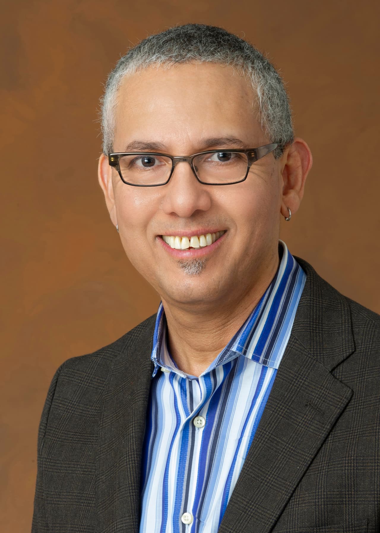 Hoy en día Randy Herrera tiene 30 años de servicio en la NASA y trabaja como líder de las investigaciones del reloj atómico de la agencia espacial.