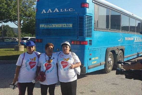 Y también que le diga al Presidente Barack Obama que pare las deportaciones.