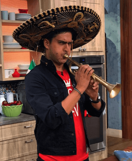 Su amor por México lo lleva en el corazón, Rodolfo está orgulloso de sus raíces.